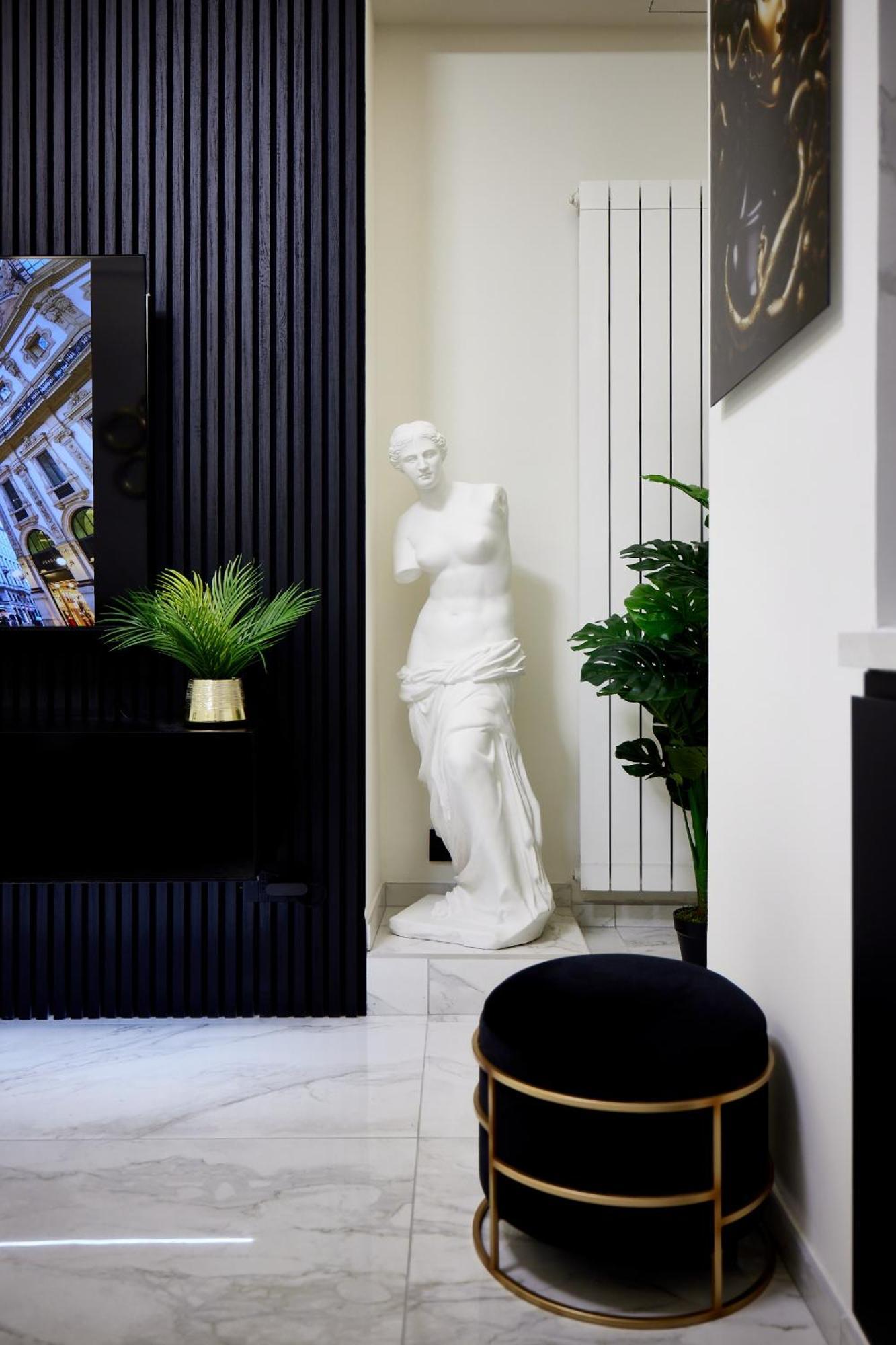 Italian Fashion Suite - Luxurious Marble City Center Milán Exterior foto